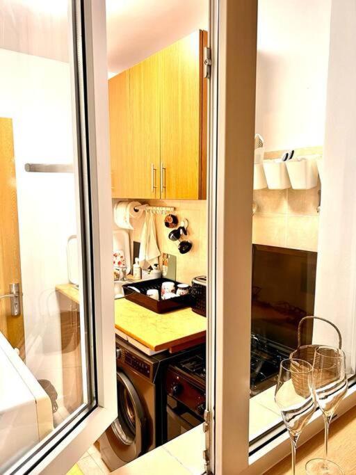 City View Studio In The Heart Of Bucharest 아파트 외부 사진